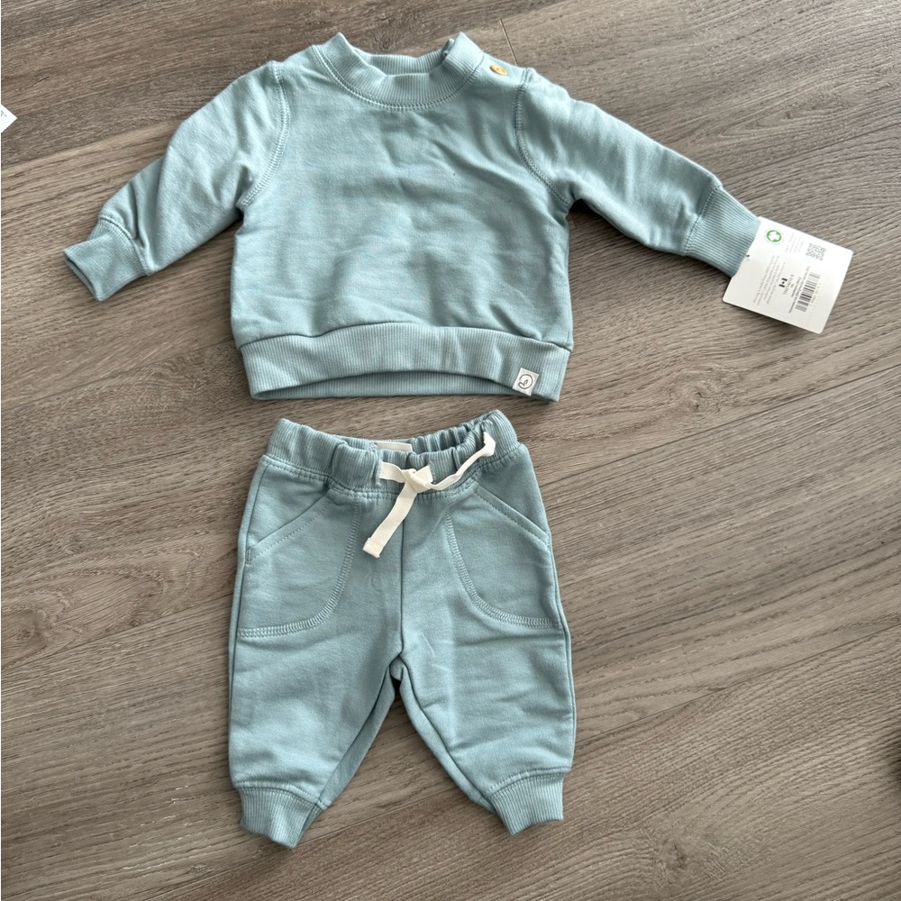Newborn outfit
